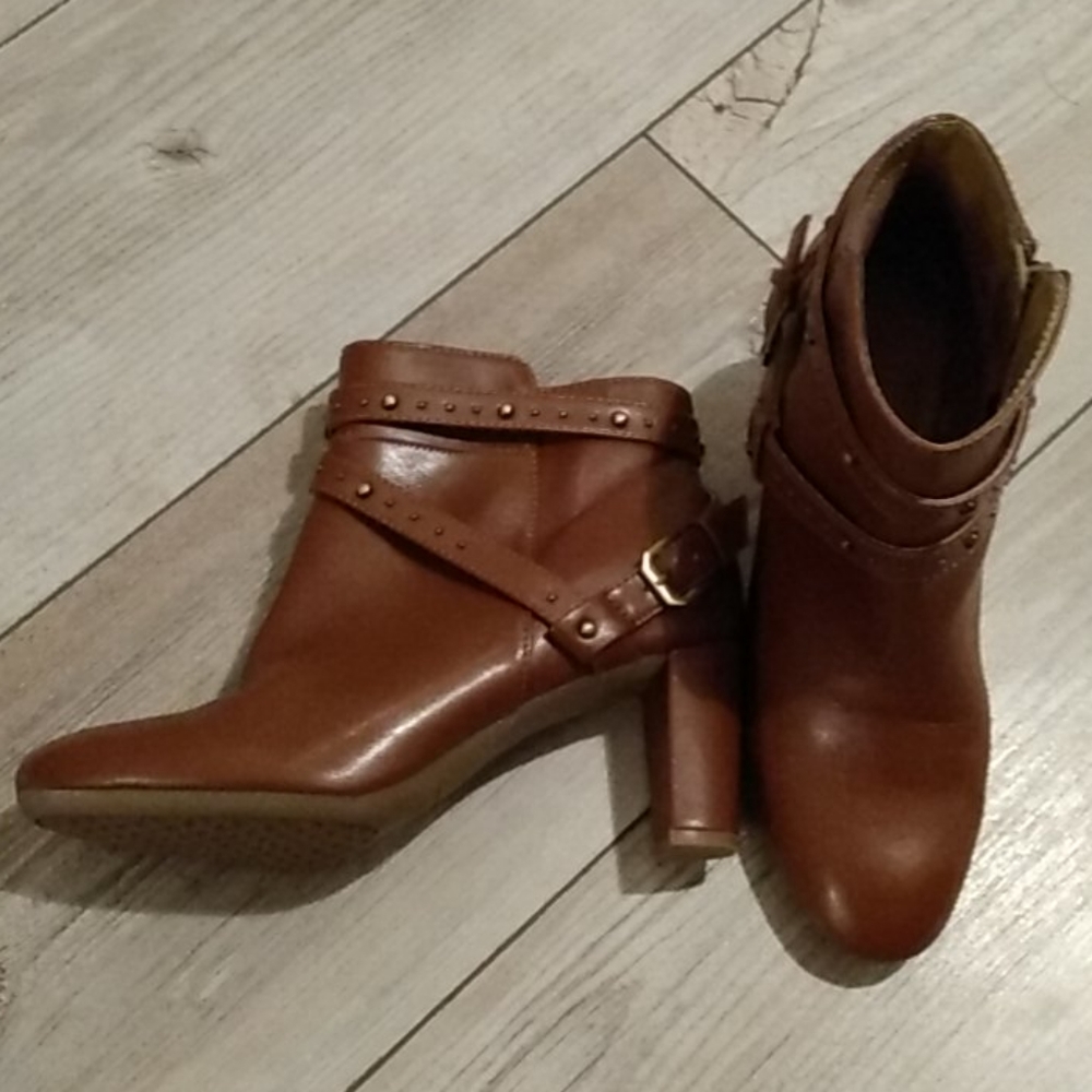 Dress boots